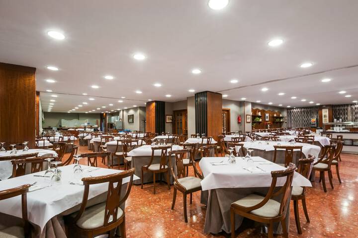 Dining 20 of 42