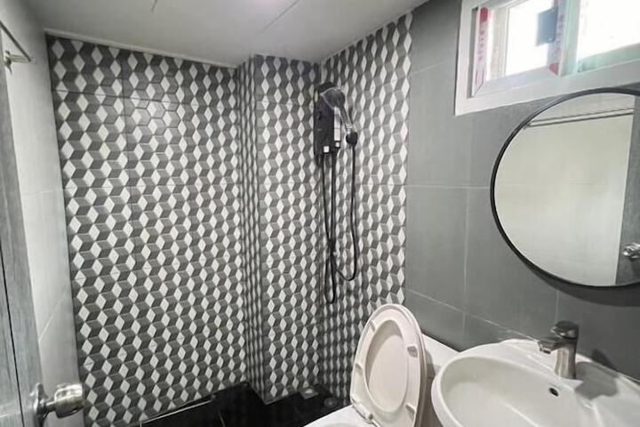 Room 12 of 15
