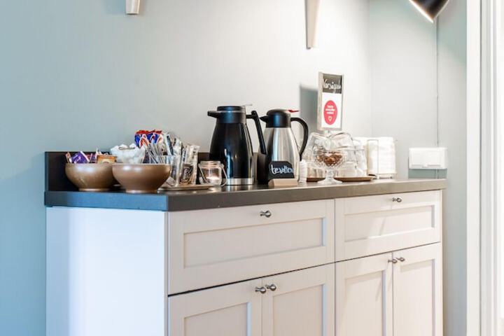 Breakfast/Coffee Service 16 of 25