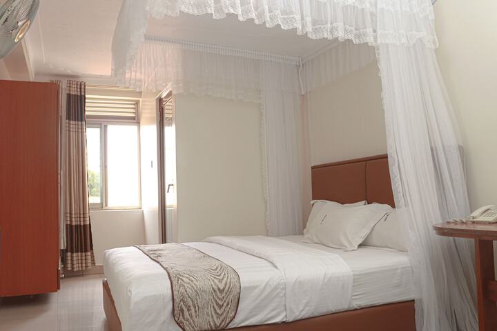Room 19 of 35