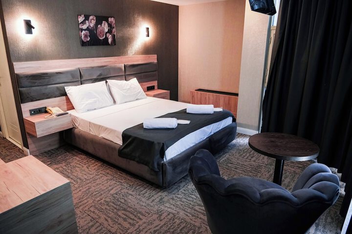 Room 3 of 21
