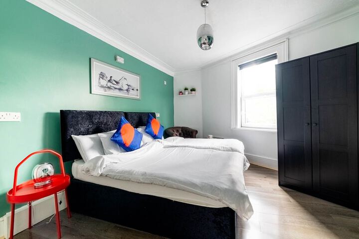 Room 10 of 75