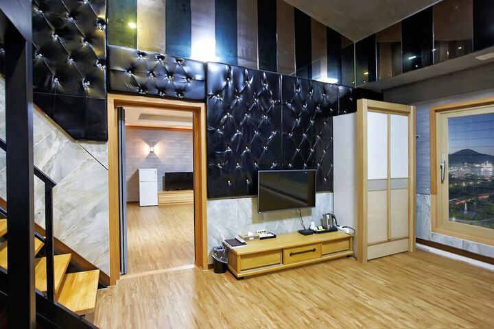 Room 29 of 62