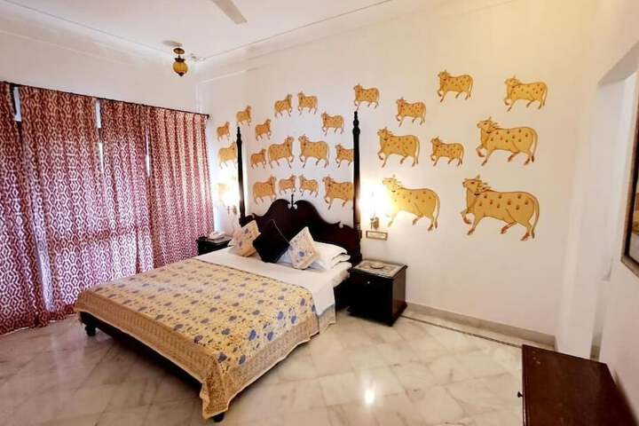 Room 2 of 27