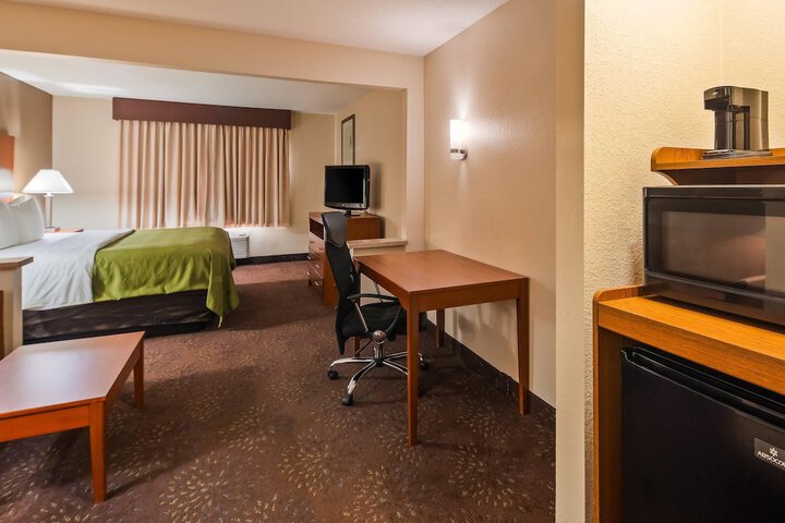 Room 8 of 17