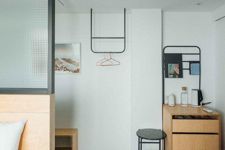 Room 12 of 30