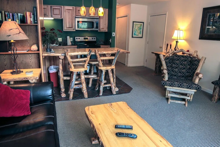 Room 2 of 10