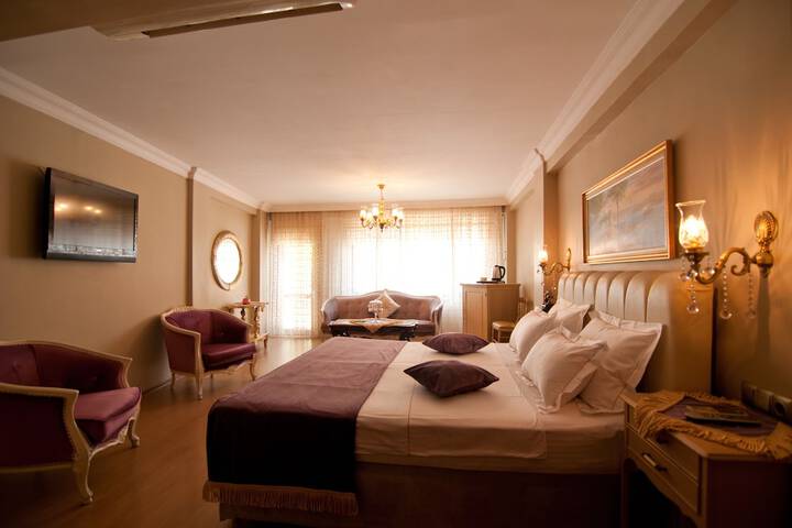 Room 2 of 49