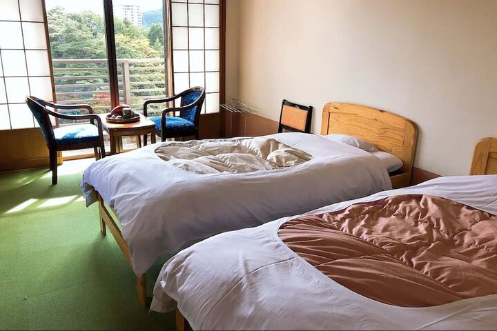 Room 8 of 40