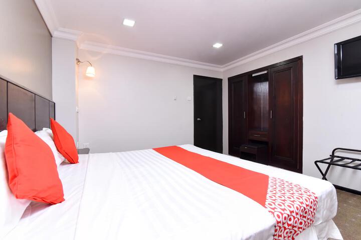 Room 34 of 46