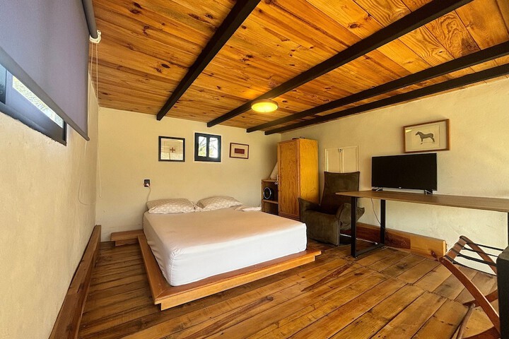 Room 2 of 25