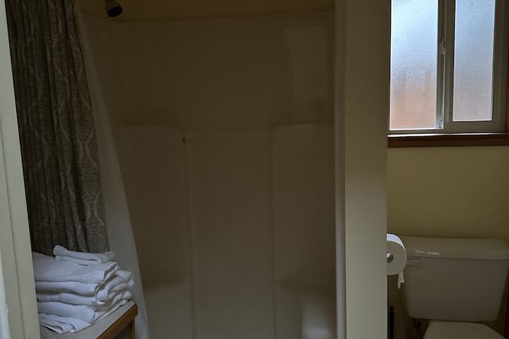 Room 62 of 83