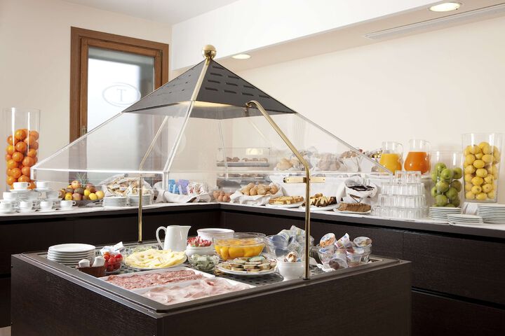 Breakfast/Coffee Service 48 of 62