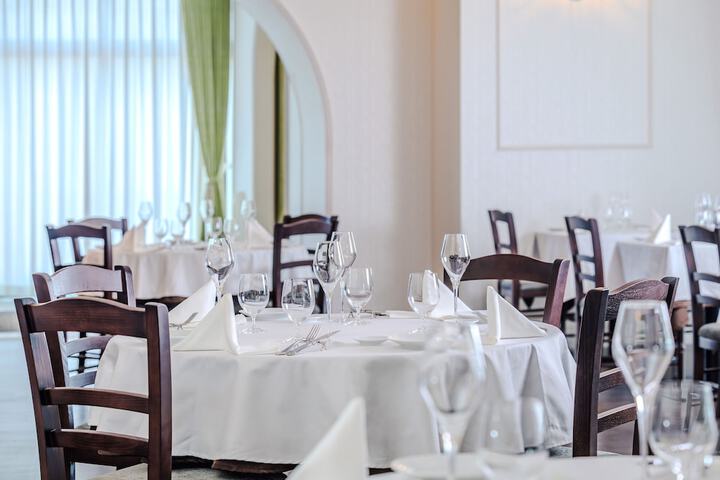 Dining 77 of 92
