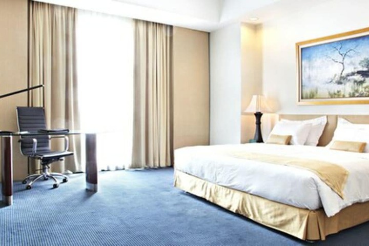 Room 14 of 43