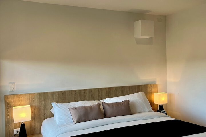 Room 3 of 13