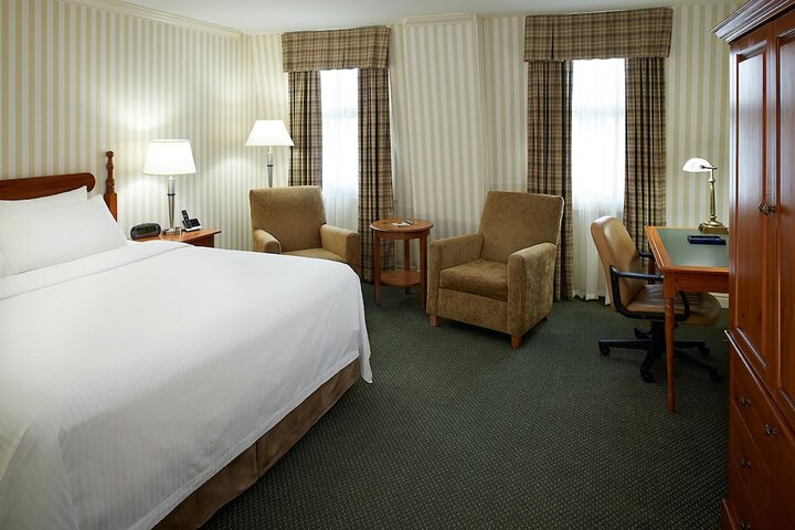 Room 13 of 38