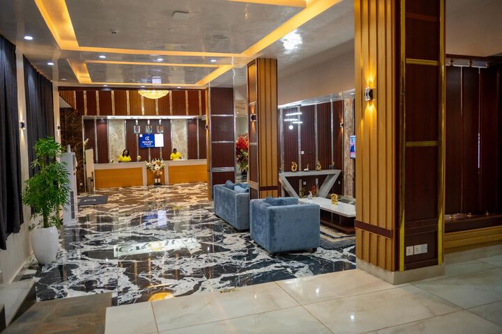 Golden Tulip Crown Prince Hotel
