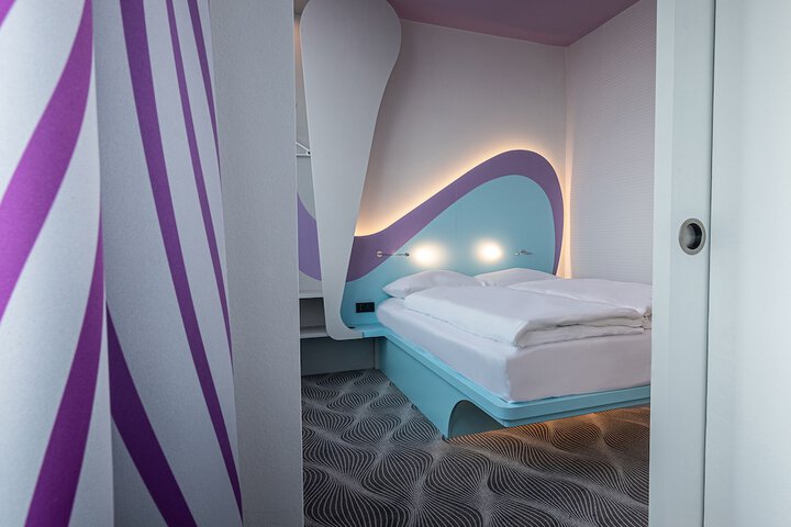 Room 5 of 38