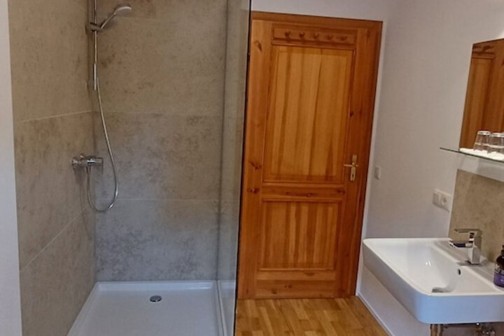 Room 50 of 91