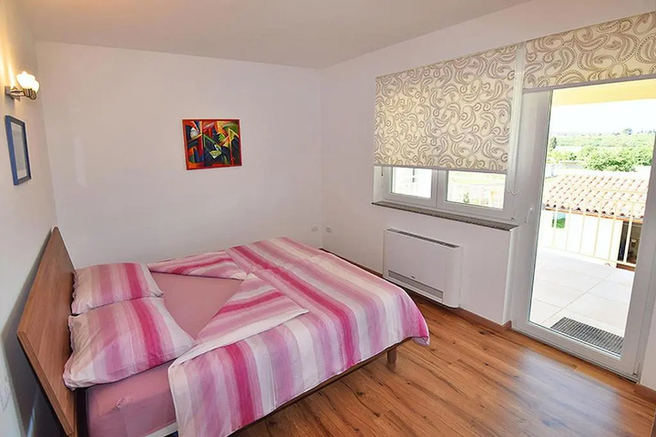 Room 4 of 21