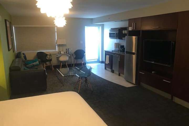 Room 17 of 36