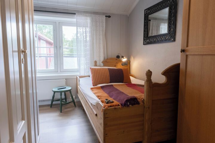 Room 38 of 62