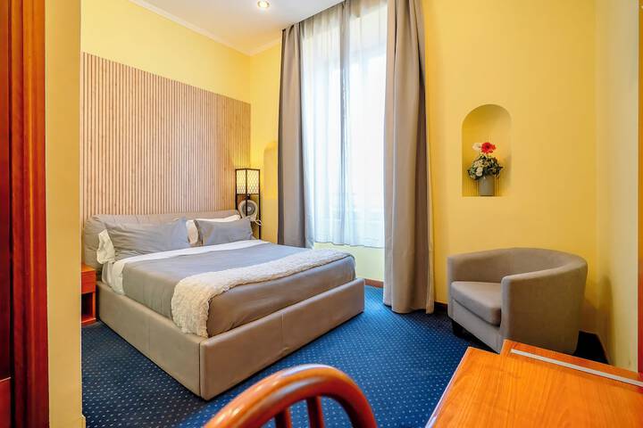 Room 3 of 8