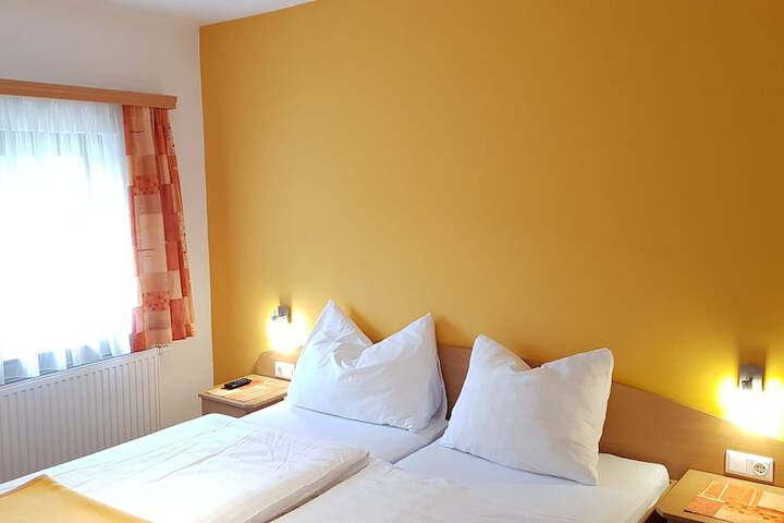 Room 7 of 34
