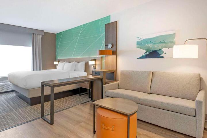 1 King Bed Accessible (5 of 7)