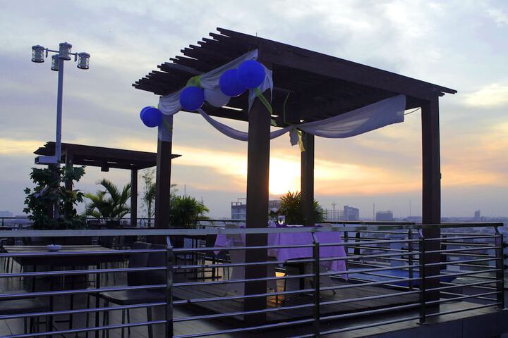 Hotel Entry