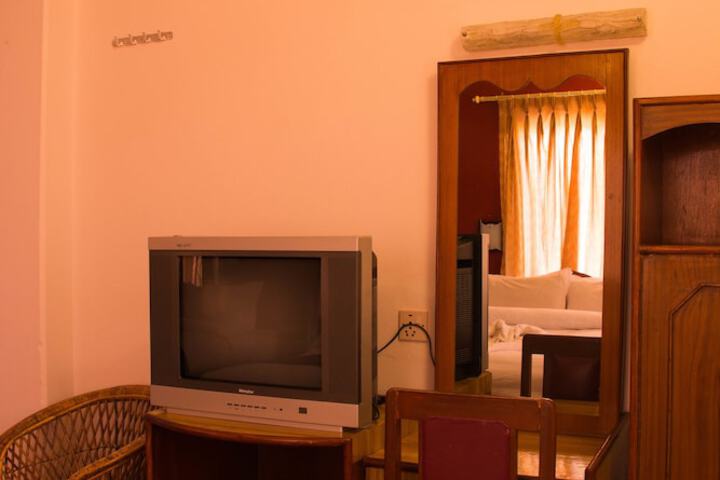 Room 11 of 40