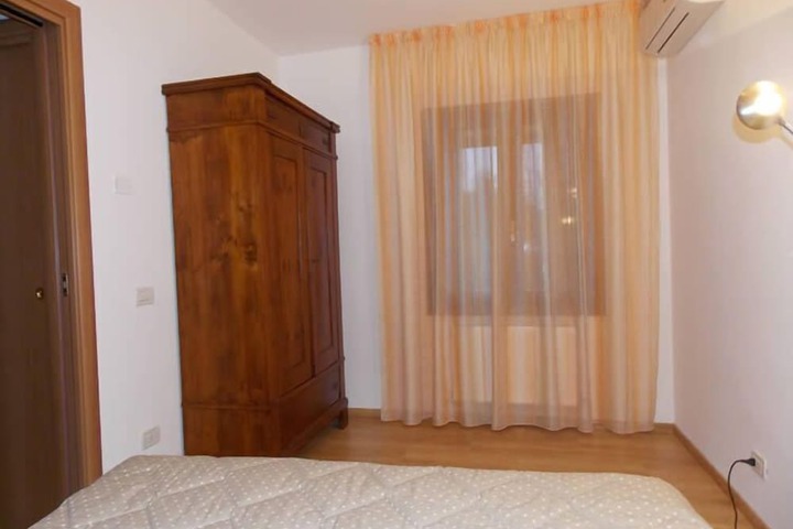 Room 25 of 41