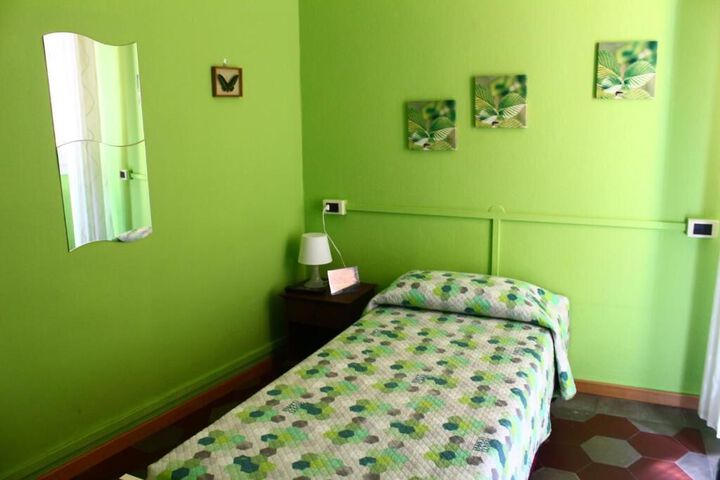 Room 83 of 107