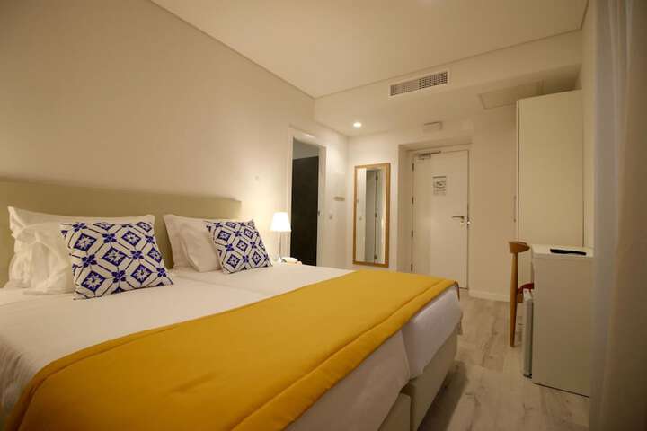 Room 19 of 37
