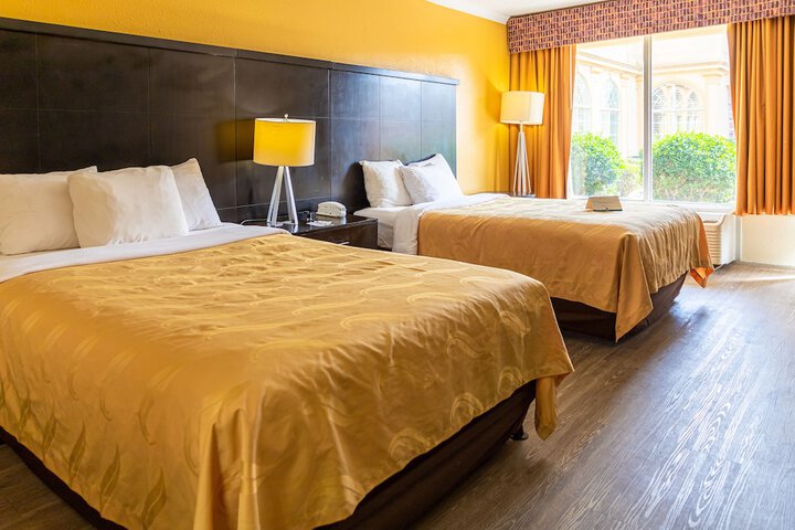 2 Double Beds (9 of 23)