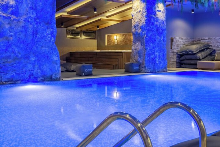 Pool 122 of 254