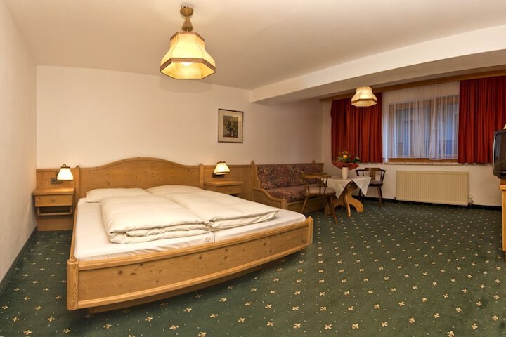 Room 4 of 58