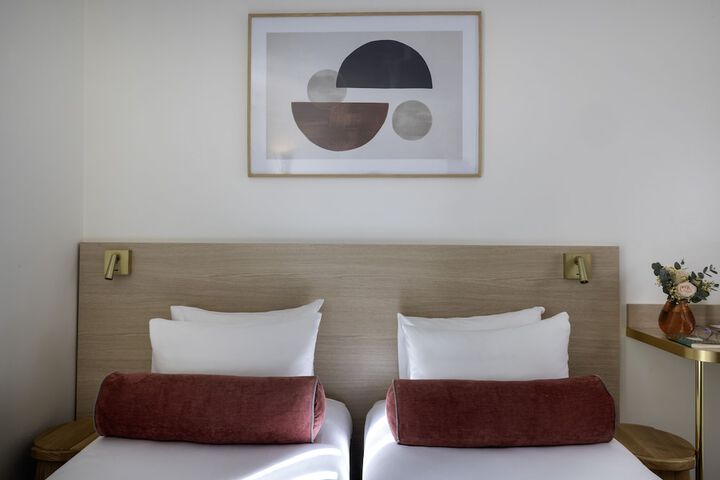 Room 16 of 31