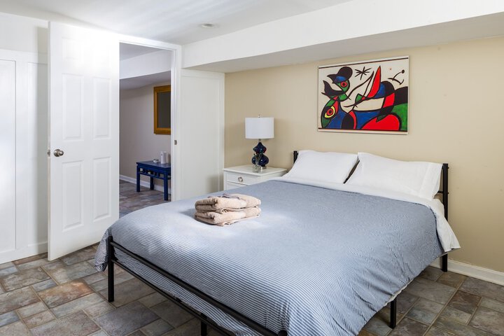 Room 4 of 26