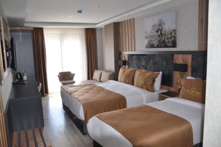 Room 9 of 24