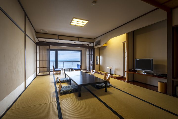 Room 19 of 80