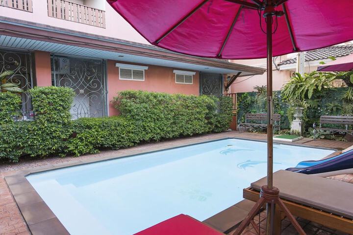 Pools & Facilities