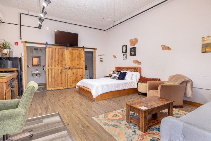 Room 5 of 78