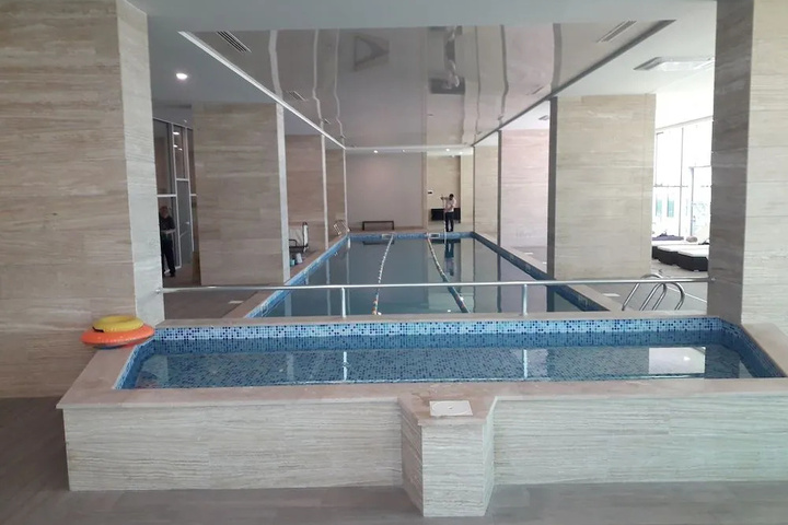 Hotel Pool