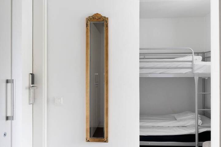 Room 165 of 865
