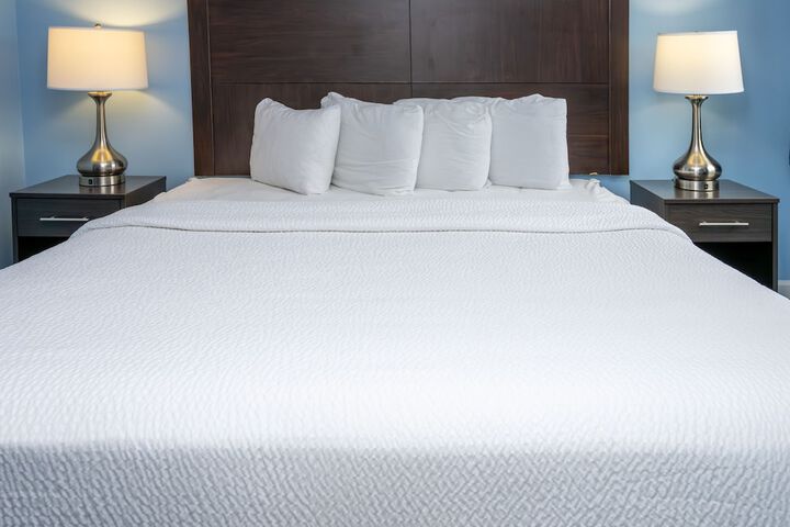 Standard King Bed Exterior Entrance (3 of 29)