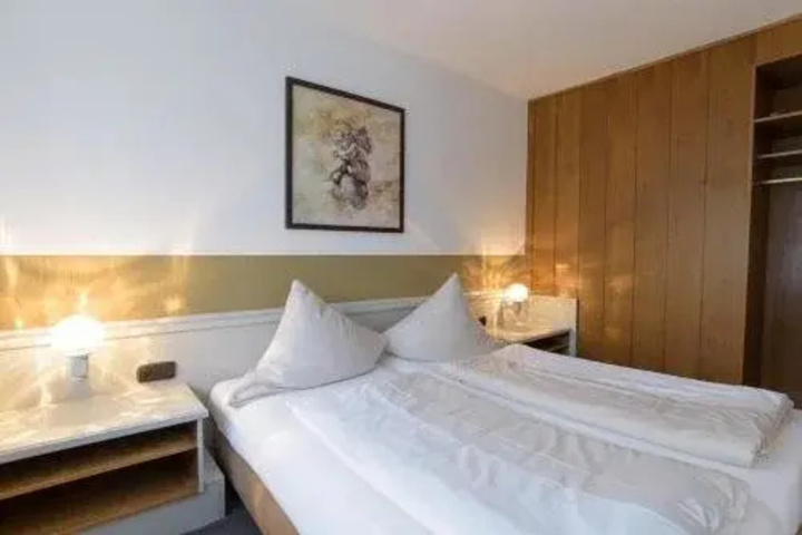 Room 7 of 21