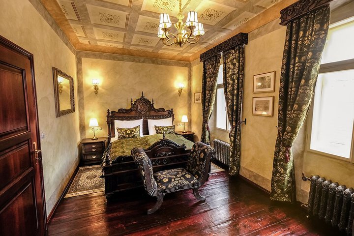 Room 41 of 183