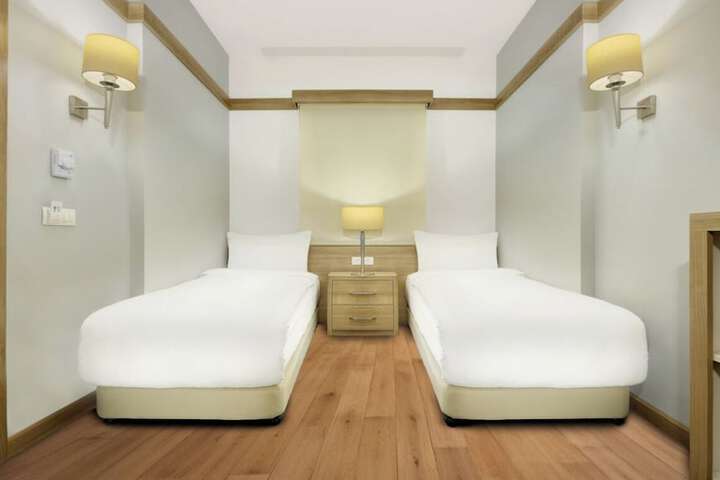 Room 15 of 120